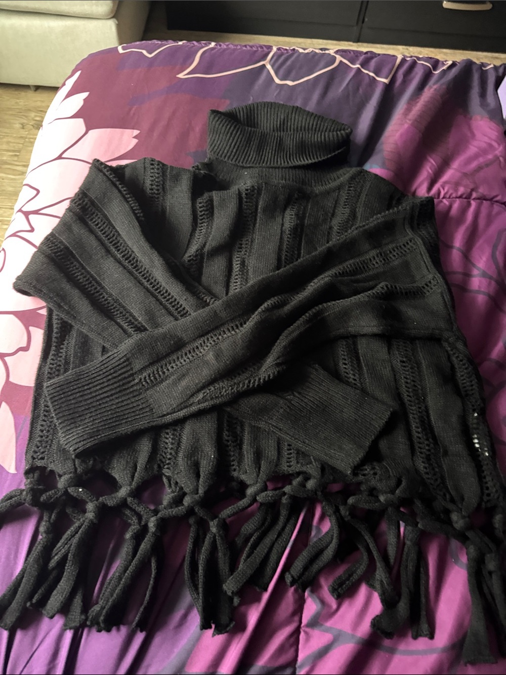 Women’s Black crop Turtleneck Fringe Sweater